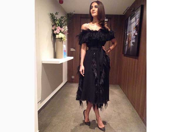 When Vaani Kapoor & Kangana Ranaut Spotted Wearing A Alike Fur Black Dress - 0