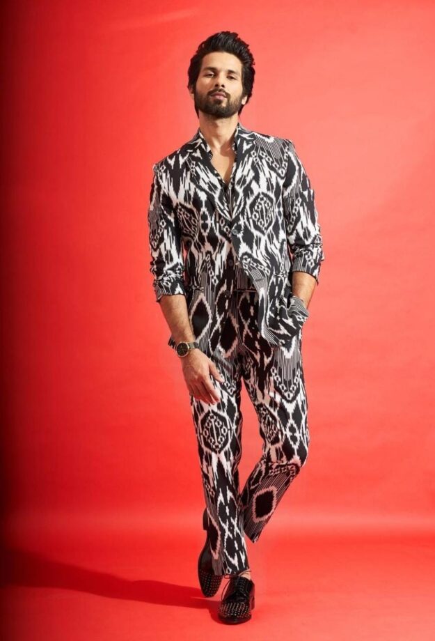 10+ Pictures That Prove There Is No Fashion Competition For Shahid Kapoor In B-Town - 7