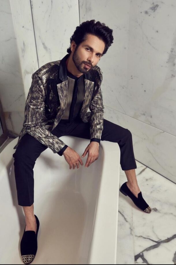 10+ Pictures That Prove There Is No Fashion Competition For Shahid Kapoor In B-Town - 5