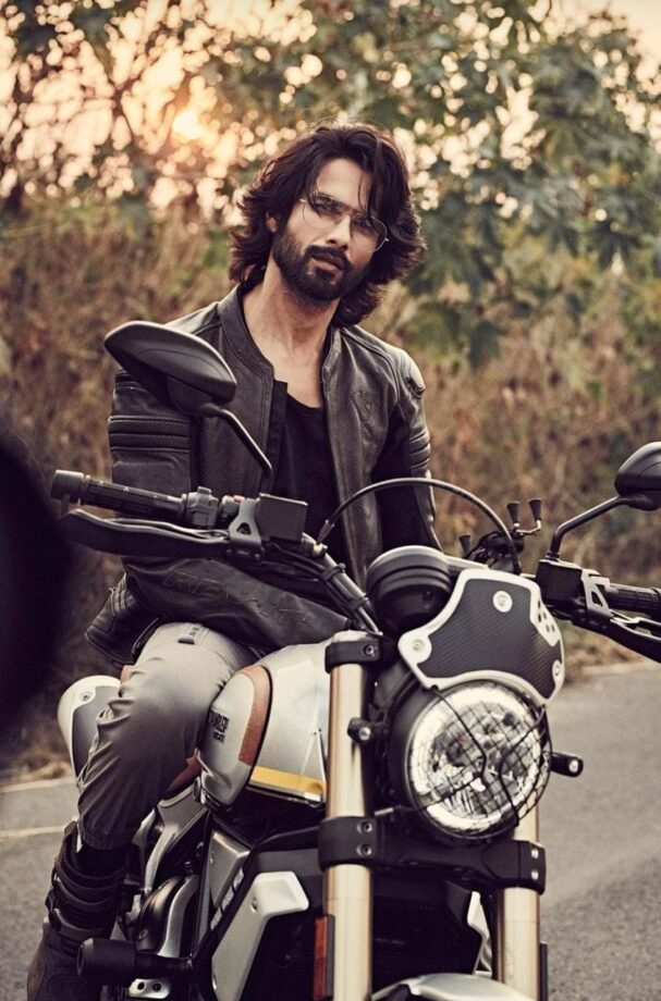 10+ Pictures That Prove There Is No Fashion Competition For Shahid Kapoor In B-Town - 13