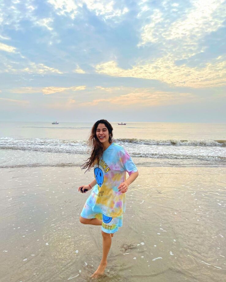 Bhumi Pednekar Or Janhvi Kapoor: Find Out Which Diva Is Obsessed With The Tie-Dye Co-Ord Set - 1