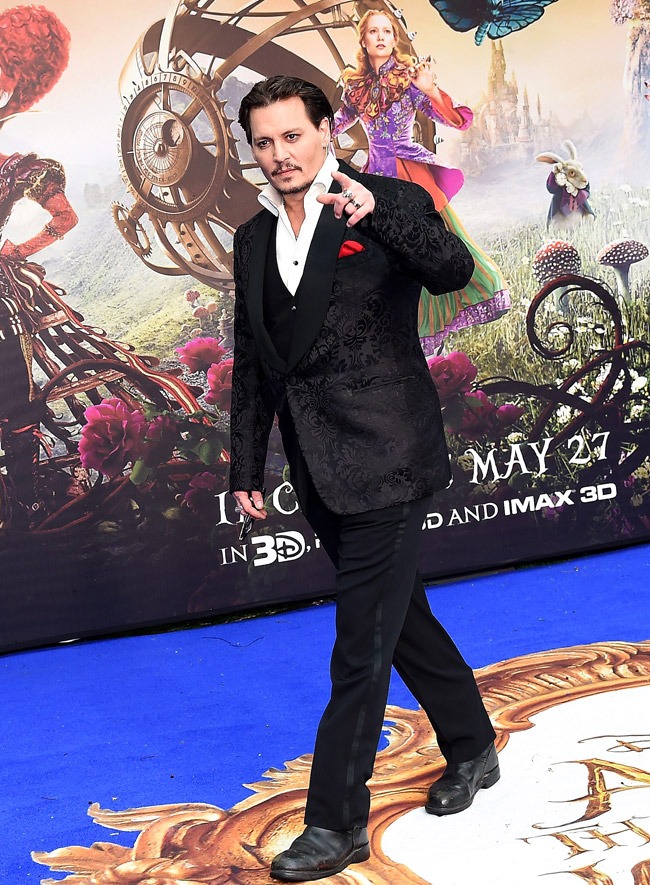 5 Simple Fashion Statements Of Johnny Depp That Makes A Warm & Confident Statement - 1