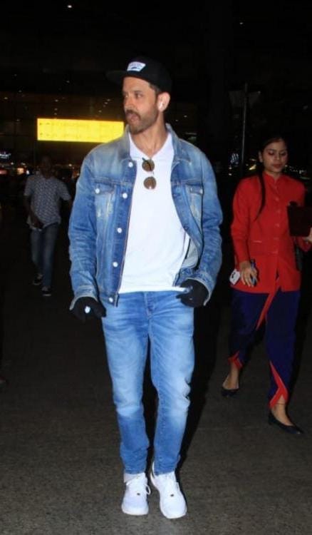 7 Times Hrithik Roshan Went Out On The Streets And Netizens Couldn’t Handle The Hotness - 4
