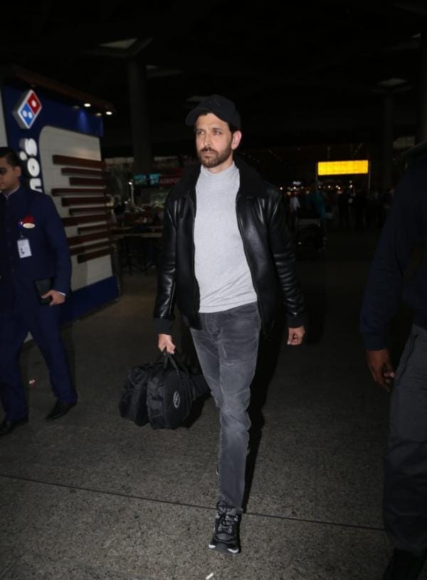 7 Times Hrithik Roshan Went Out On The Streets And Netizens Couldn’t Handle The Hotness - 6