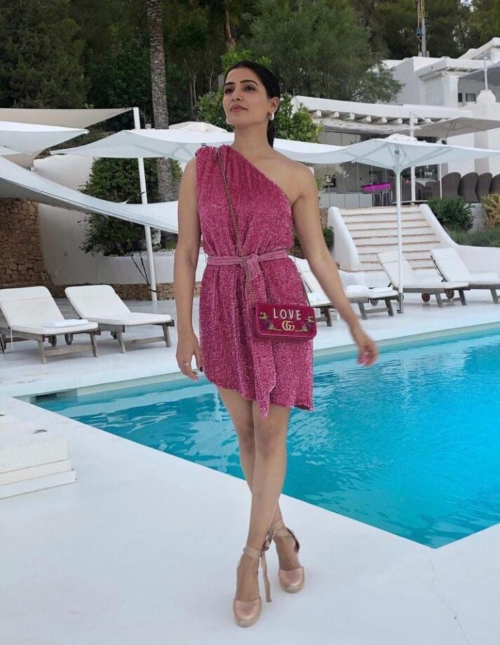 Pooja Hegde Vs Samantha Akkineni: Who Is Your Favourite Lady In Pink? - 3