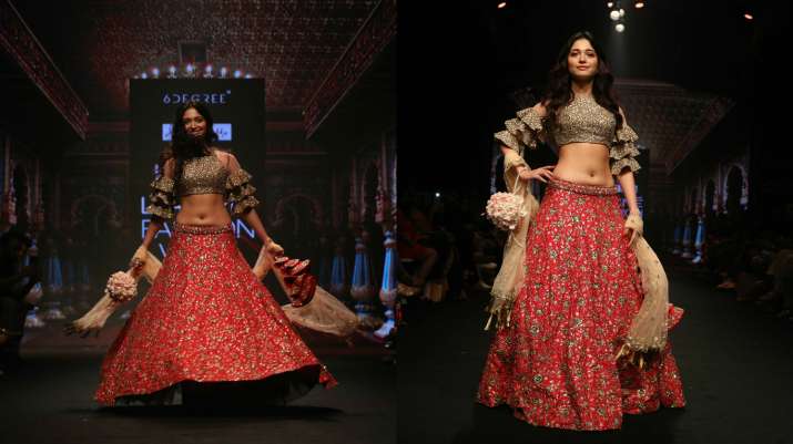 5 Times Pooja Hegde & Tamannaah Bhatia Walked The Ramp In Glam - 4