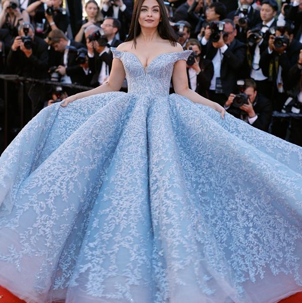 Aishwarya Rai’s Queen-like Regal Gowns Are Calling Out For Some Fashion Inspiration - 0