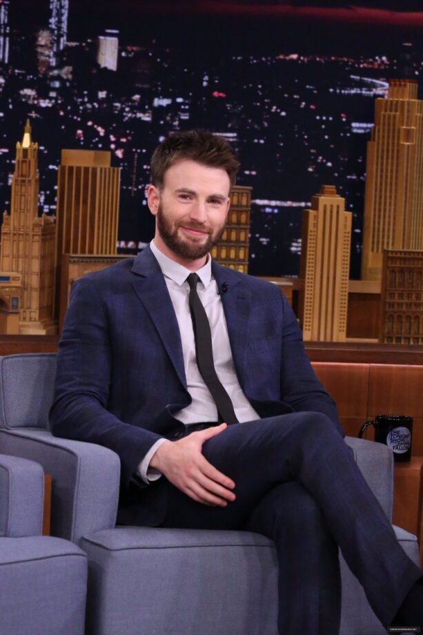 Am To Pm Looks Of Chris Hemsworth & Chris Evans For A Long-Lasting Impression On Your Girl - 3