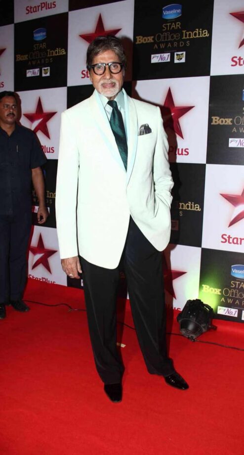 Amitabh Bachchan’s Style Sets Fire On Red Carpet All The Time: Yay Or Nay? - 4