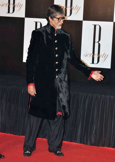 Amitabh Bachchan’s Style Sets Fire On Red Carpet All The Time: Yay Or Nay? - 3