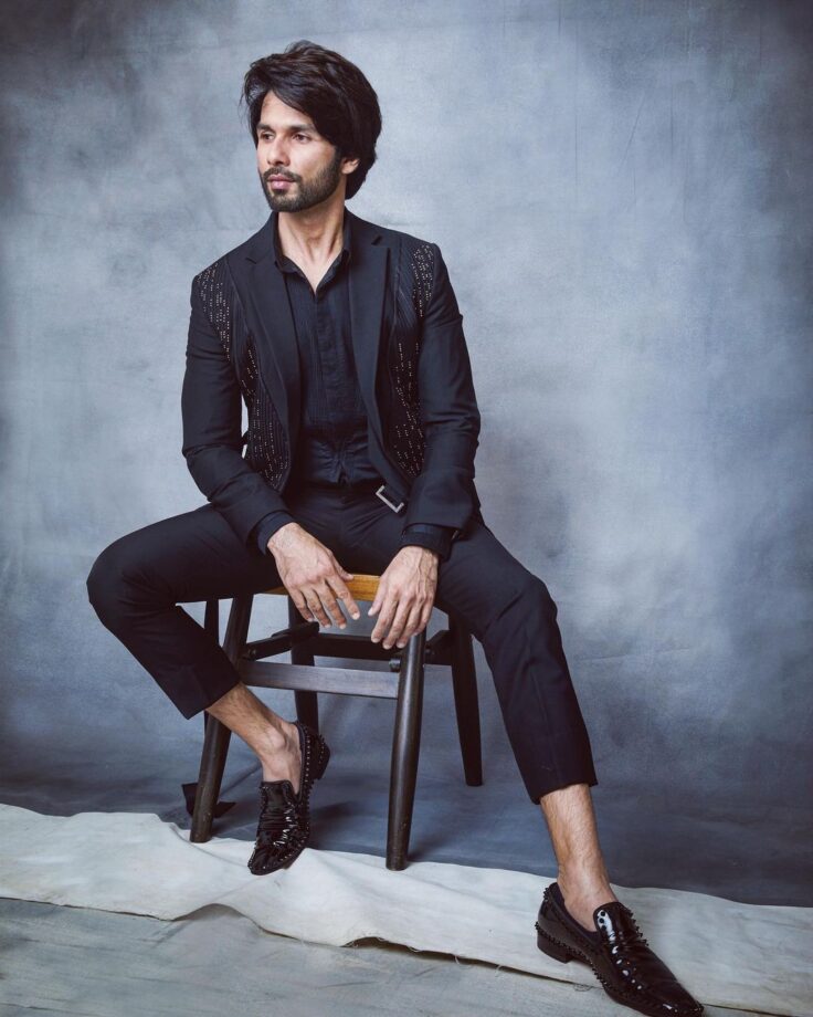 Ankit Tiwari Vs Shahid Kapoor: Who Has Worn The Black Suit Better? - 4