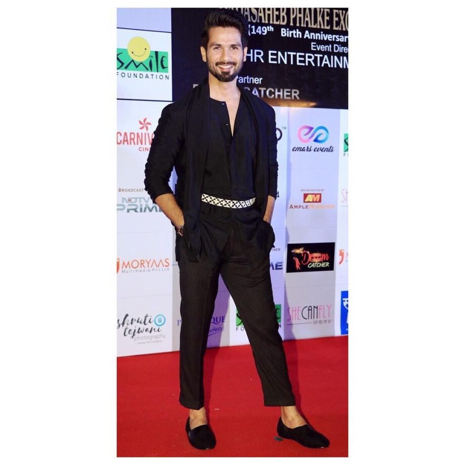 Ankit Tiwari Vs Shahid Kapoor: Who Has Worn The Black Suit Better? - 2