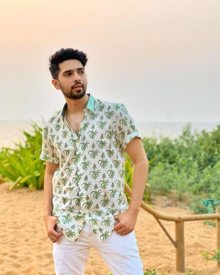 Armaan Malik’s 5 unique outfits to burn the vogue game - 1