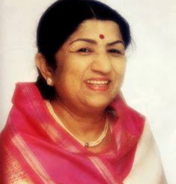 Asha Bhosle & Lata Mangeshkar’s Approved Ways To Slay Any Occasion With A Bindi - 5