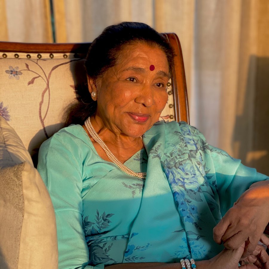 Asha Bhosle & Lata Mangeshkar’s Approved Ways To Slay Any Occasion With A Bindi - 7