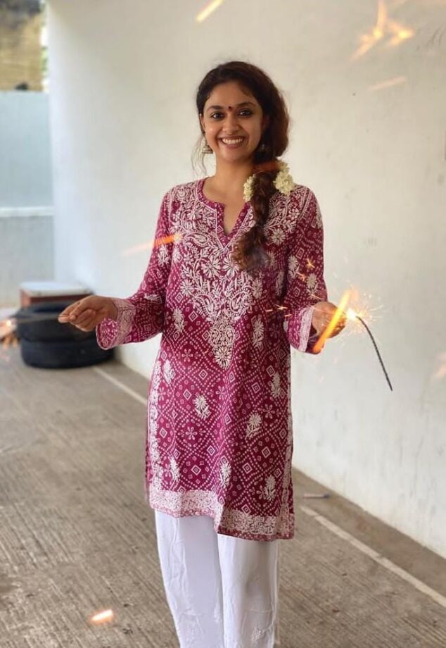 Keerthy Suresh Giving Outfit Chic Hot Lady Vibes In Salwar Kameez - 1