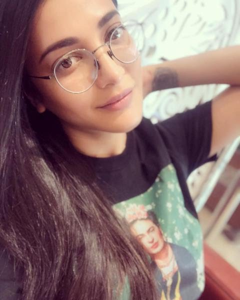Priceless Beauty: Shruti Haasan’s No Makeup Look Is A Proof That She Is An Authentic Beauty: Take A Look Here - 1