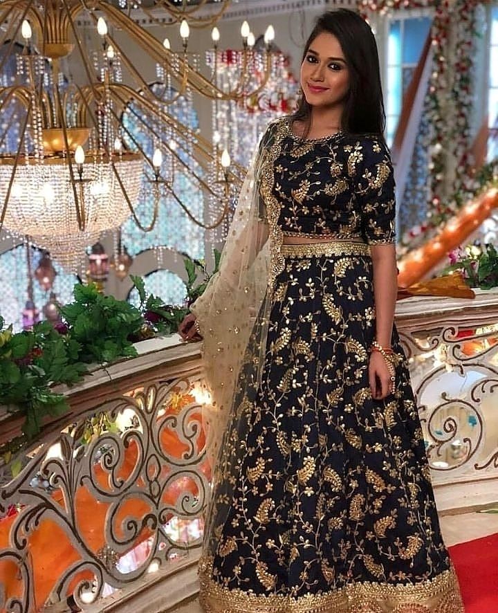 Avneet Kaur Vs Jannat Zubair: Who Burns The Vogue Game In A Black Ethnic Outfit? - 3