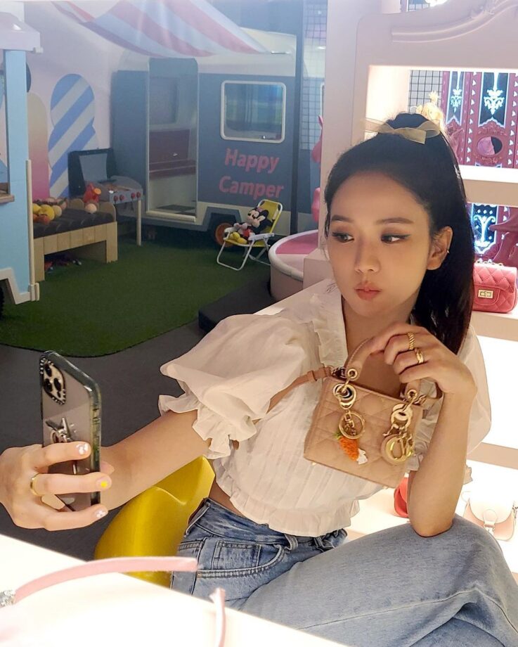 Blackpink Jisoo Cannot Get Enough Of White, Her Recent Pictures In White Proves It Right - 5