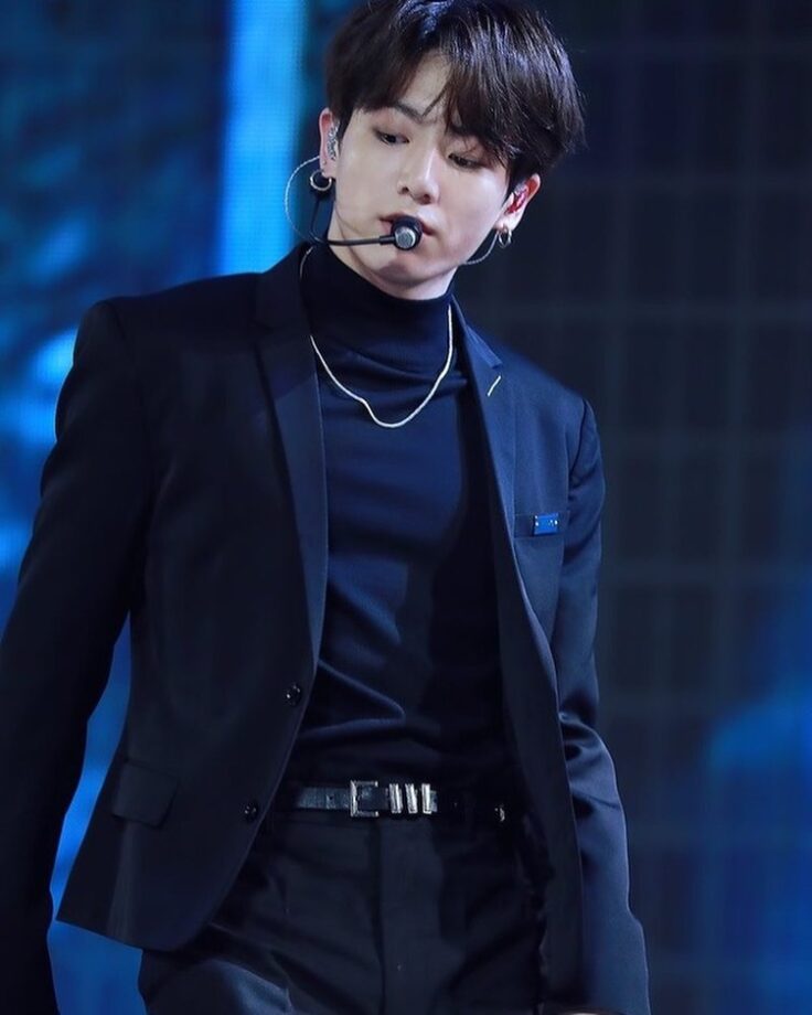 BTS Jungkook Lives In Monochrome Outfits: We Swear By These Hot Looks - 1