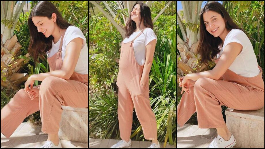 Check Out Jaw-Dropping Maternity Clothes Of Effortlessly Beautiful Kareena Kapoor & Anushka Sharma; See Photos - 1