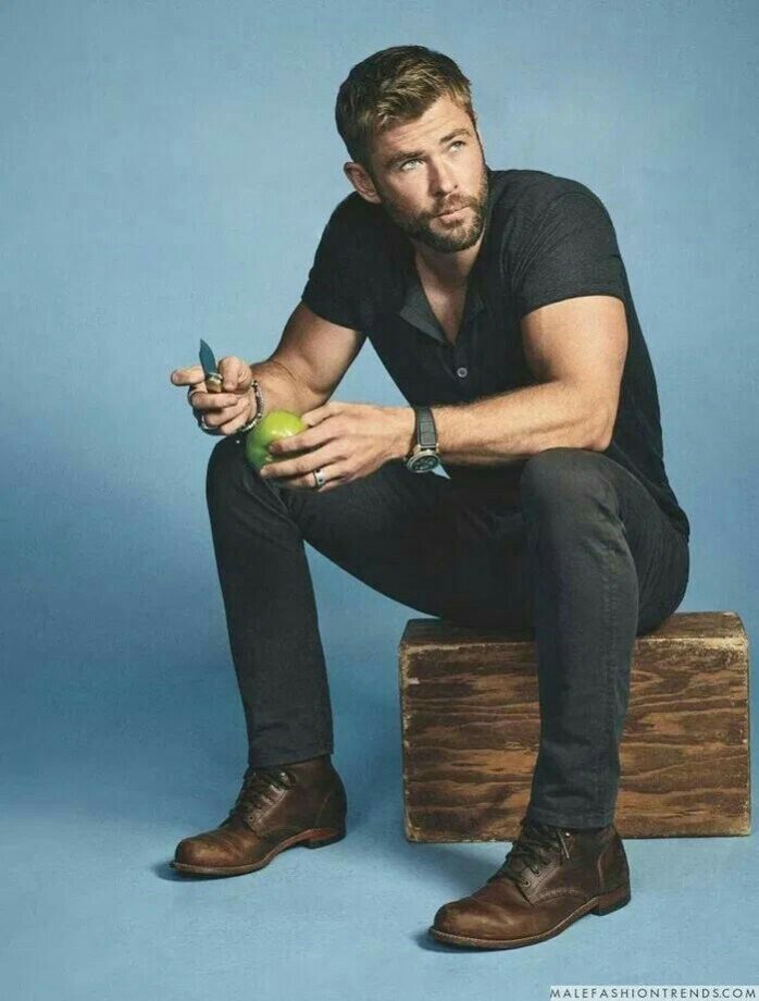 7 Most Trendy Shoes Of Chris Hemsworth To Cast An Impression - 5