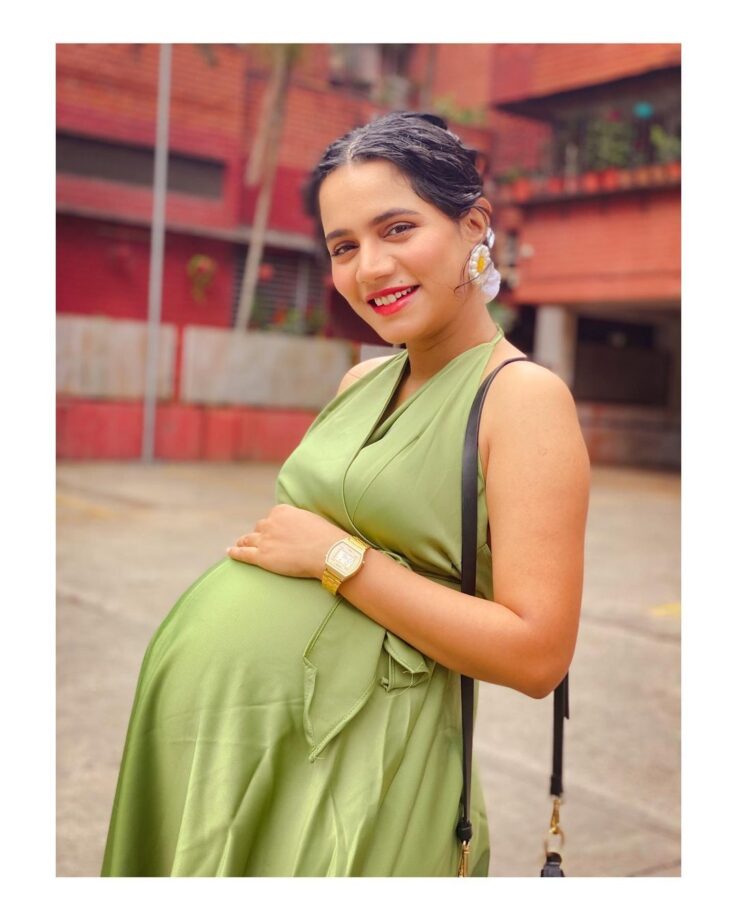 Cutest pregnancy looks of Marathi actress Urmila Nimbalkar - 5