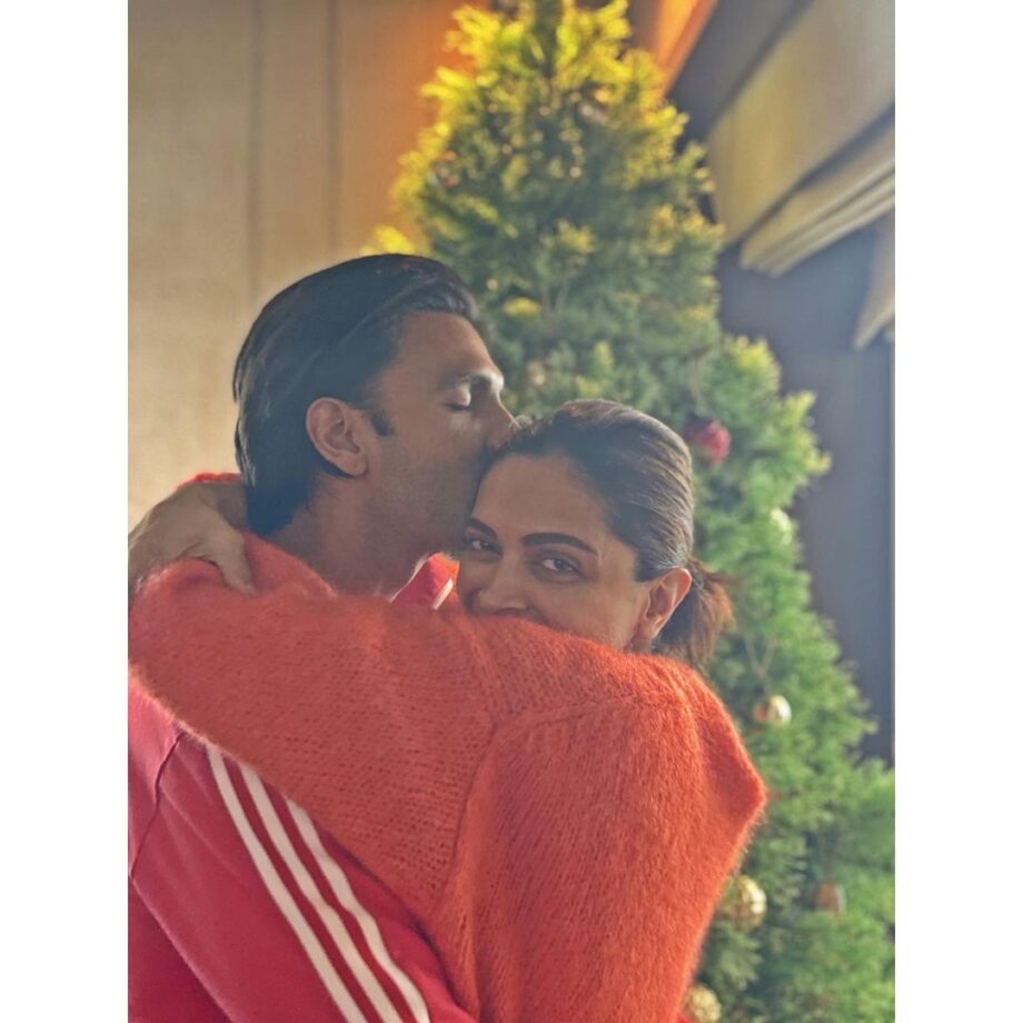 Deepika Padukone & Ranveer Singh’s Instagram PDA Is Heart Melting: Yay Or Nay? - 3