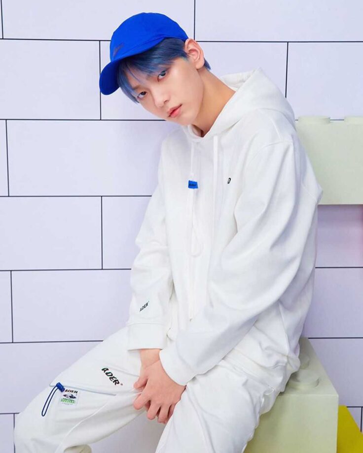 Don’t Know How To Pair That Boring Looking Whites: Pair It Just Like Txt Boys In The Most Glamorous Way - 1