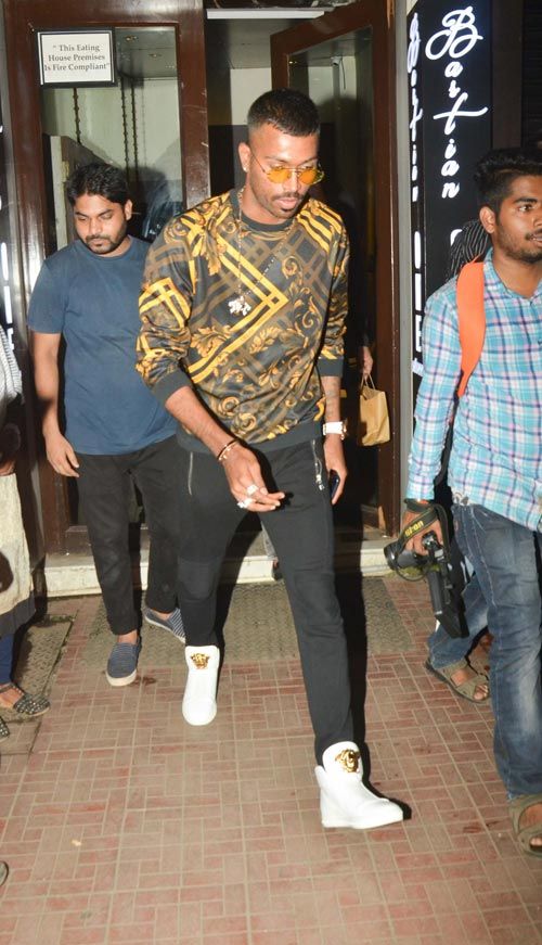 Visit The Airport In Swag With Hardik Pandya: Best Airport Outfits To Bookmark For - 7