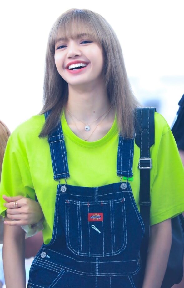 From Lisa To Seventeen The8: 7 K-Pop Stars Who Rocked The Neon Trend - 2