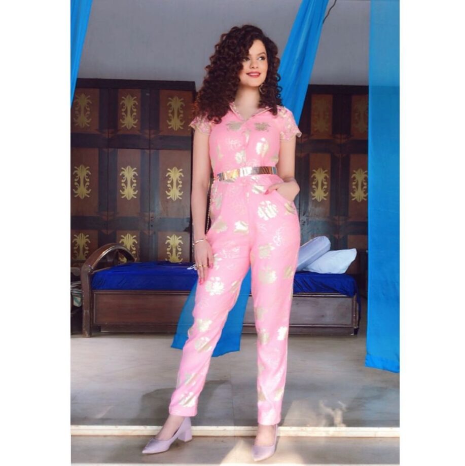 Go Pink Or Go Home: Sunidhi Chauhan Vs Palak Muchhal, Who Looks Prettiest In Any Shade Of Pink? - 1