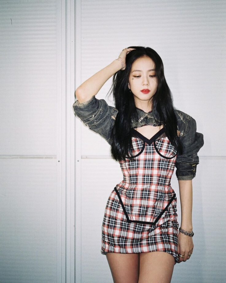 Hot Bodycon Dresses Of Blackpink Jisoo You Should Add To Your Wish List - 4