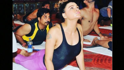 Hot Moment Leaked: Rakhi Sawant does a bold act, gives a super hot yoga pose in front of shirtless men