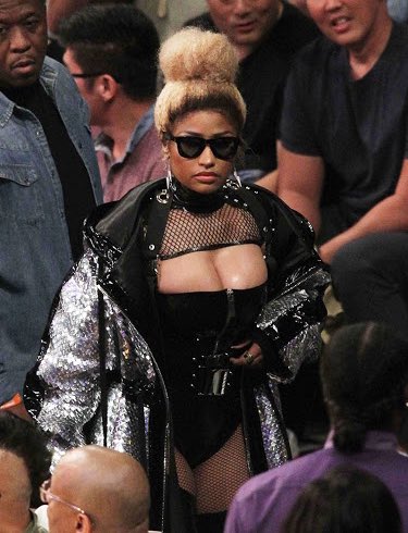 Hunt For Nicki Minaj’s Shades For Some Serious Fashion Impact - 1