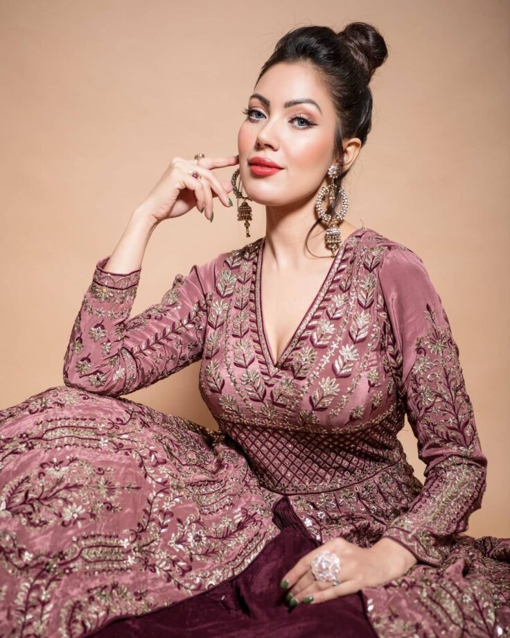 Take Cues From Munmun Dutta To Dress On The Top Of Your Game - 8