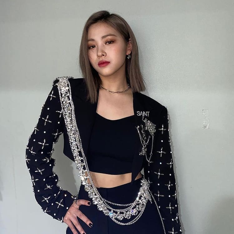 ITZY’s Ryujin’s Approved Looks To Look Hot Head To Toe - 0