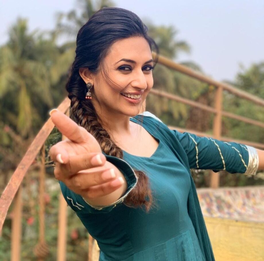 Jhumke Wala Swag: Take Cues From Divyanka Tripathi, Anita Hassanandani & Rubina Dilaik - 0