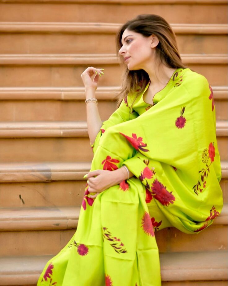 Kanika Kapoor Is The Epitome Of Beauty In This Ethnic Outfit - 1