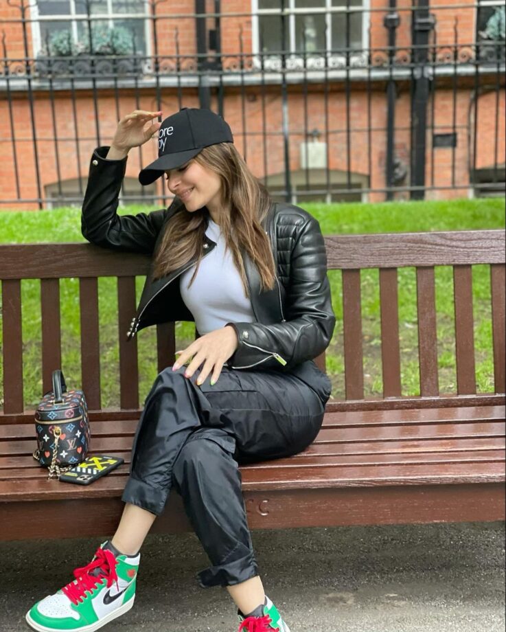 Kanika Kapoor Looks Uber Cool In A Leather Jacket And Black Joggers - 0