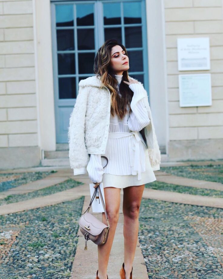 Kanika Kapoor’s Revealing Dresses Call Us For Some Bold Shopping: Yay Or Nay? - 3