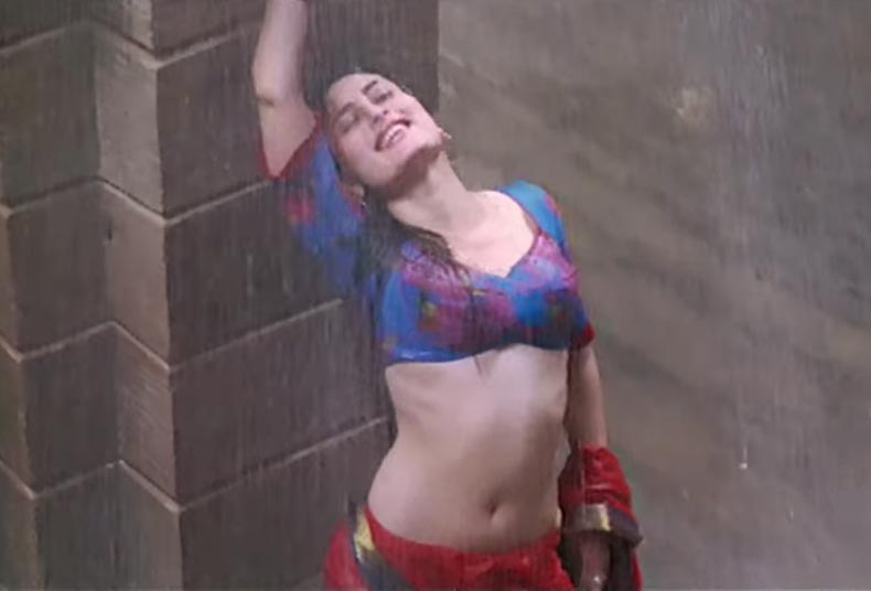 Kareena Kapoor To Vidya Balan: Celebs’ Hot Wet Saree Pictures Will Leave You Sweating - 0