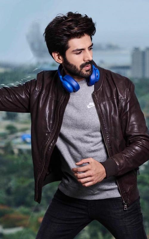 Kartik Aaryan Surely Knows How To Style His Tees With Jackets Effortlessly - 2