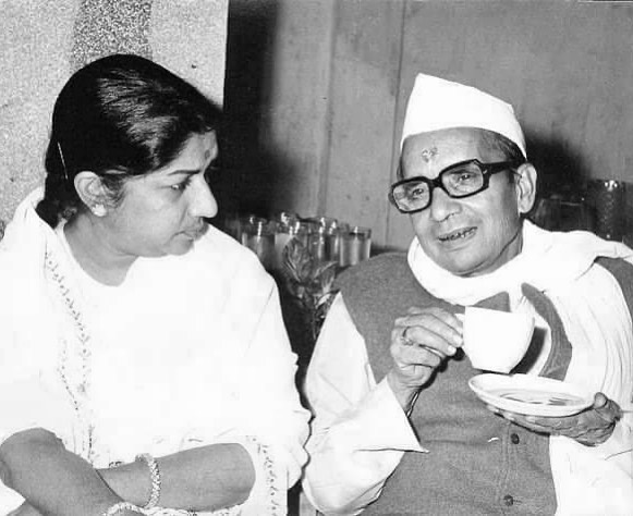 Lata Mangeshkar’s Instagram Is The Best Spot To Check Out Unseen Old Pictures Of The Remarkable Personalities - 2