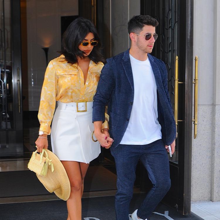 Nick Jonas & Priyanka Chopra Go Hand In Hand: We Swear By This Picture - 1