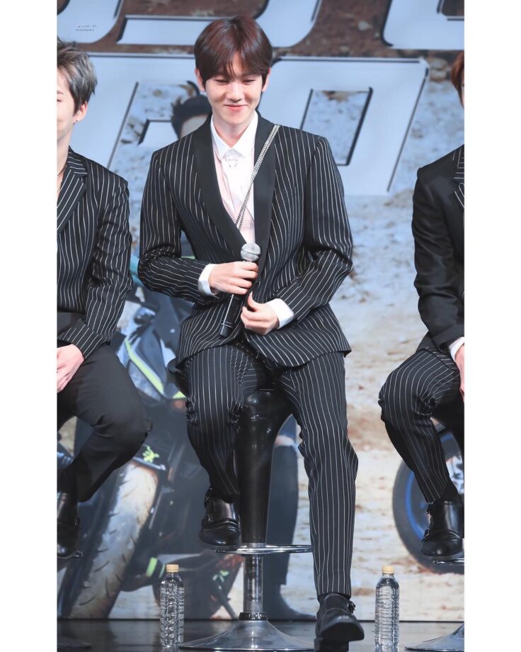 Oh So Hot: Baekhyun’s Suit Looks To Set The Carpet On Fire - 2