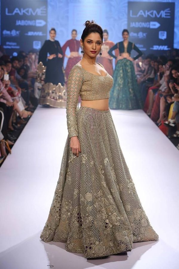 Oh So Hot: Tamannaah Bhatia’s Ramp Walk Show Stopper Outfits To Recreate - 2