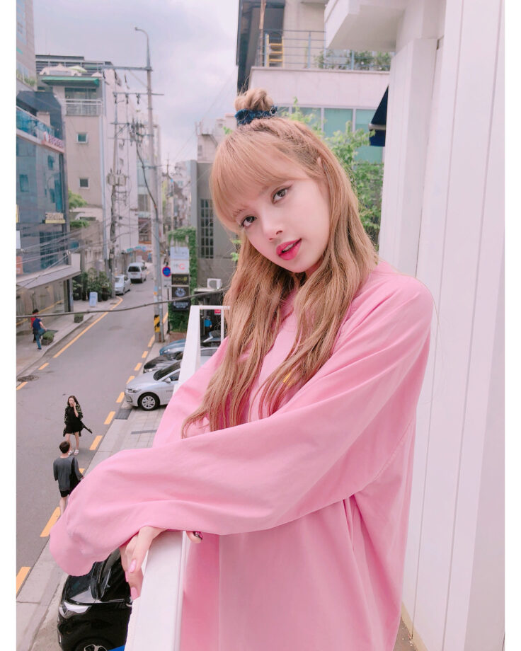 Pretty in Pink: Blackpink Lisa and her love affair with pink - 1