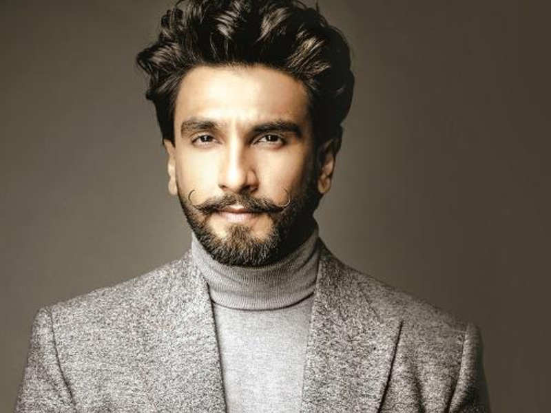 Ranbir Kapoor vs Ranveer Singh: Which Hunk Has A Better Grooming Style? - 3