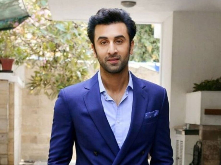 Ranveer Singh Vs Ranbir Kapoor: Which Handsome Hunk Slew The Blue Suit? - 3